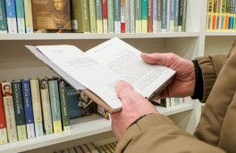 О росте продаж бумажных книг рассказали в Российском книжном союзе