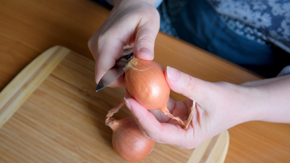 Очистка лука