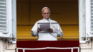 Папа отправил на Украину корейские супы быстрого приготовления