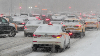 Движение в центре Москвы, на ТТК и МКАД может быть затруднено из-за снега