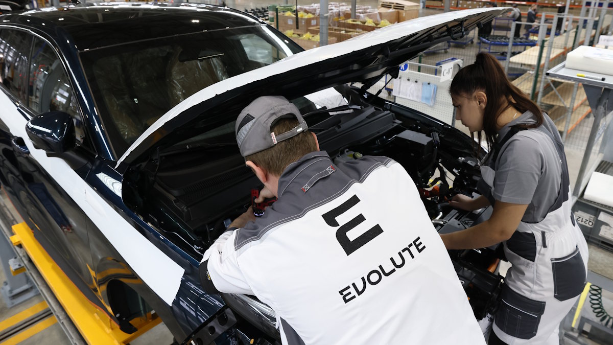 Производство автомобиля Evolute