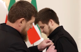 Адам Кадыров получил медаль памяти деда