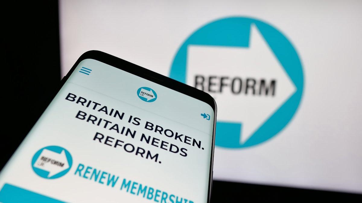 Стармер заявил о пророссийских симпатиях партии Reform UK