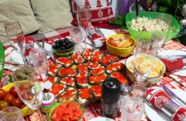 Что приготовить для встречи года Красной Огненной Лошади: праздничное меню, чтобы привлечь удачу в 2026-м