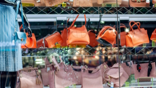 Как отличить брендовую вещь от подделки: лайфхаки, благодаря которым вы не купите фейк