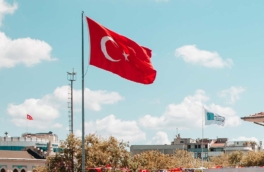 Турецкий сериал "Далекий город" могут продлить на третий сезон