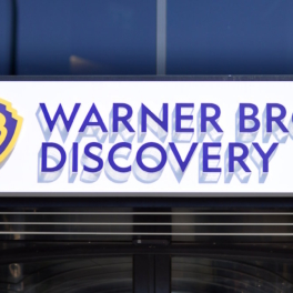 Paramount начала враждебное поглощение Warner Bros. Discovery