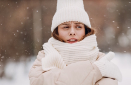 Почему кожа обветривается зимой и как этого избежать: простые правила на каждый день