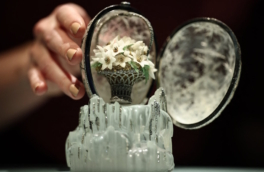 Яйцо производства Фаберже из коллекции Николая II продано за рекордные $25,7 млн