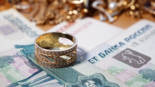 Российские ломбарды продали вещи на 14 млрд руб. за квартал