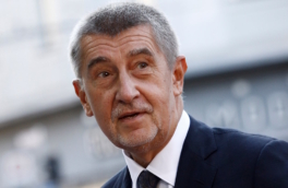 Чехия тайно выделила Украине €706 млн на вооружение, заявил Бабиш