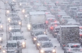 Москва "встала": в столице 10-балльные пробки из-за снегопада