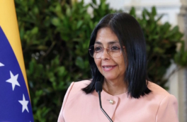 Родригес принесла присягу в качестве исполняющей обязанности президента Венесуэлы