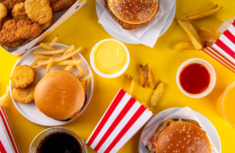 В России могут начать маркировать продукты с избытком соли и сахара