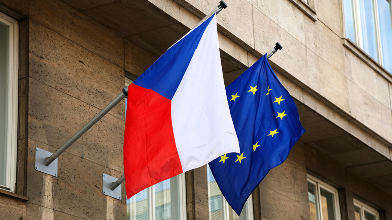 МИД Чехии отменил ужесточение въезда для российских дипломатов