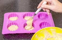 Как отмыть силиконовые формы для выпечки даже от стойкого жира, налета и нагара: помогут простые средства