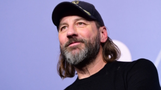 Франция штампует "уютный криминал": в прокате ждут детектив о полицейском, который научился общаться с животными