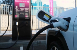 Первый городской зарядный хаб для электромобилей открыли в Москве