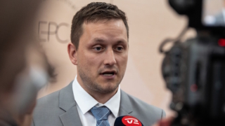 Премьер Гренландии допустил применение военной силы против острова