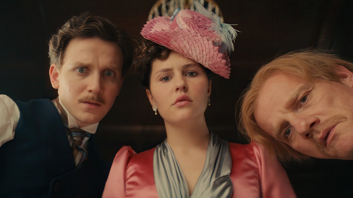 Кадр из фильма "Левша"