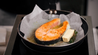 Больше ничего не прилипнет: как обычный лист пергамента спасет любую сковороду