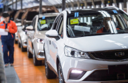 Экспорт легковых автомобилей из Китая в Россию в 2025 году упал на 42%