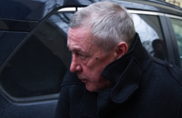 Освободившегося из колонии актера Ефремова заметили возле театра в Москве