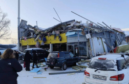 Обрушение крыши ТЦ в Новосибирске: что известно к этому часу