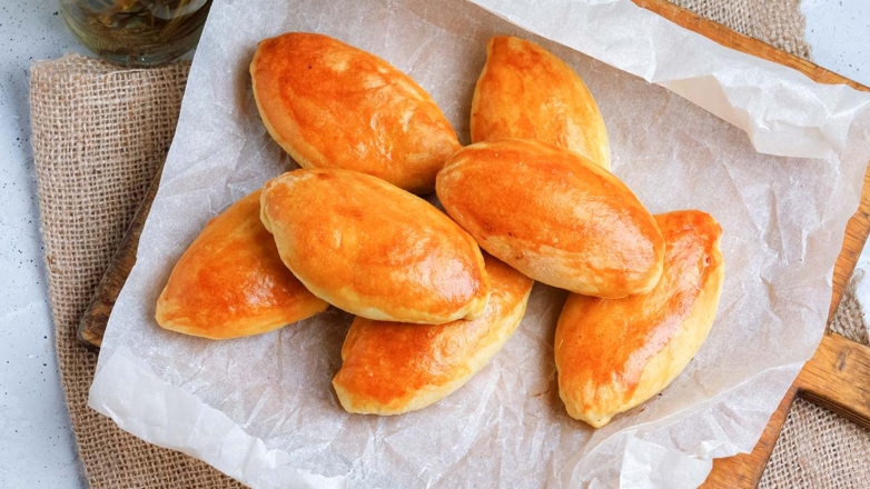 Открыла секрет румяных и аппетитных домашних пирожков: их съедают моментально