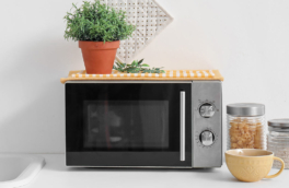 Какие ошибки мы допускаем при использовании микроволновки: это случается чаще, чем думают многие