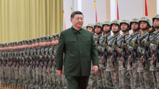 Крупнейшая чистка со времен Мао: Си Цзиньпин убирает каждого второго генерала