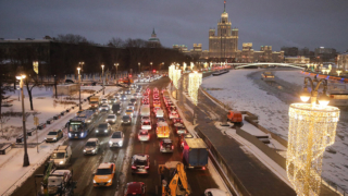 Вечером москвичей ждут 7-балльные пробки: автомобилистам лучше пересесть на общественный транспорт