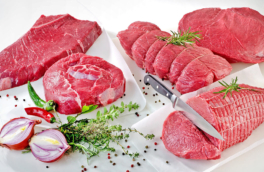 Как правильно нарезать мясо, чтобы оно получилось сочным и мягким: даже опытные хозяйки могут не знать нюансы