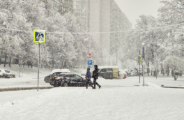 Продолжительный снегопад обрушится на Москву: в регионе объявлен "желтый" уровень погодной опасности