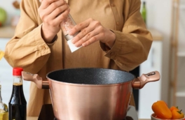 Как спасти пересоленный суп: 3 проверенных лайфхака и частые ошибки, которые совершают даже опытные кулинары