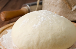 Чтобы выпечка долго не черствела: секрет азиатских пекарей, который сохранит булочки свежими неделю