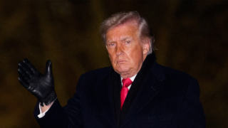 Угрозы Трампа провоцируют раскол Европы – Bloomberg