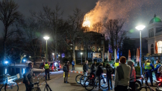 В центре Амстердама в новогоднюю ночь сгорела старинная церковь Вонделкерк