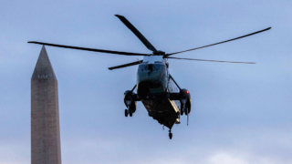 Направившего на вертолет Трампа лазерную указку американца оправдали