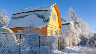 К массовой атаке мошенников призвали готовиться владельцев загородных участков