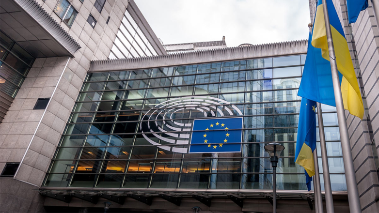 ЕП одобрил кредит Украине на €90 млрд