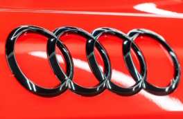 Audi готовится к дебюту новой RS5: модель лишилась кузова купе и стала гибридом