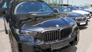 BMW запретила поставки автомобилей из Китая в РФ: эксперты оценили возможные последствия