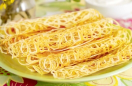 Эффектная "паутинка": как приготовить кружевные блины, которыми восхищаются все гости