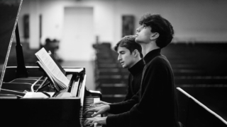 Итальянский дуэт братьев Баньяти исполнит Равеля и Чайковского в Большом зале Московской консерватории