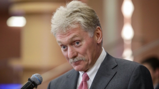 Замедление Telegram и ограничение работы WhatsApp, рост тарифов ЖКХ, переговоры по Украине: о чем говорил Песков