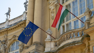 Венгрия потребовала в Суде ЕС отказаться от запрета на импорт российских энергоносителей