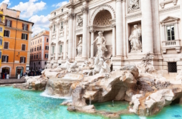 В Риме ввели плату за возможность бросить монетку в фонтан Треви