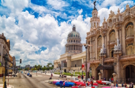 Российским туристам с путевками на Кубу предложат другие направления или вернут деньги