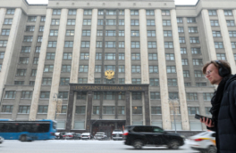 Отключение услуг связи по запросу ФСБ и выплата пособий многодетным. Какие законы приняла Госдума